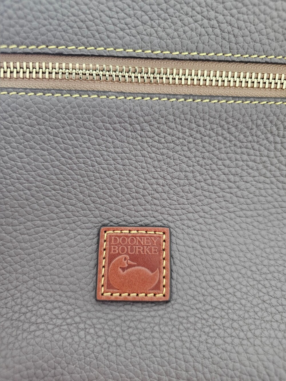 NWOT Dooney & Bourke Taupe Pebble Grain Leather Hobo Shoulder Bag - Picture 6 of 13